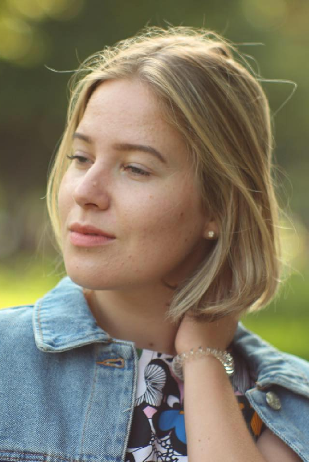 Лиза — Менеджер отдела продаж